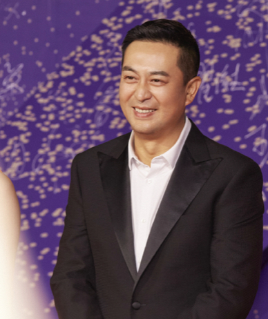 【驚呆】張嘉譯改名張嘉益?背后真相曝光,究竟是為什么?