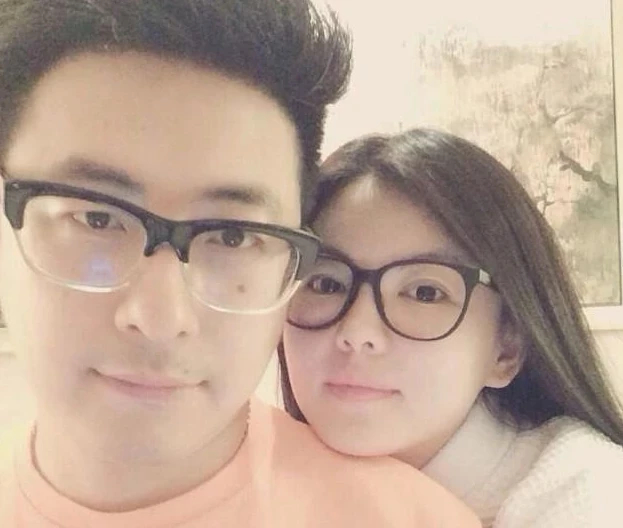這才是真相!王岳倫與女子舉止親密 好友發文回應,他只是喝多了站不穩