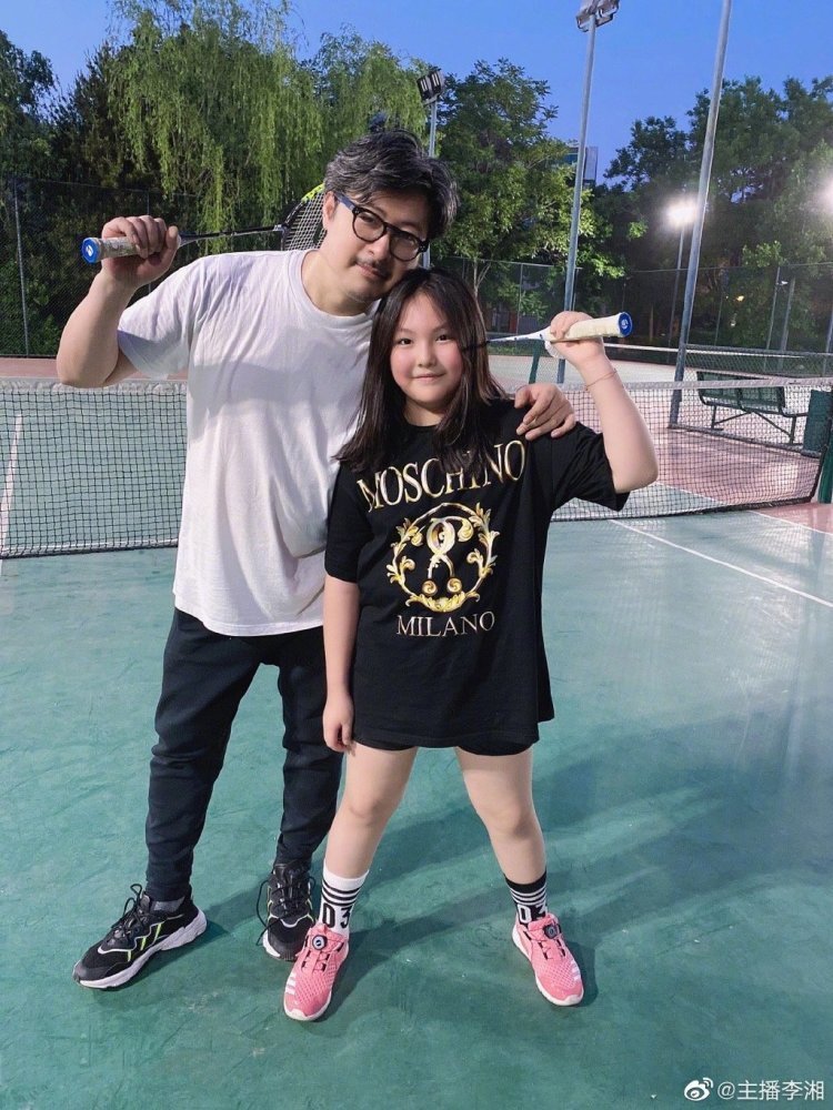 王岳倫與女子舉止親密什么情況?終于真相了,原來(lái)是這樣！