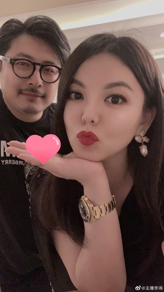 王岳倫與女子舉止親密什么情況?終于真相了,原來(lái)是這樣！