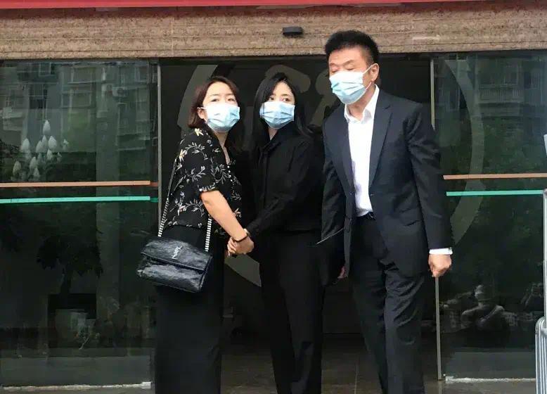 明星不能維權(quán)了?譚松韻與撞死母親司機(jī)是小學(xué)同學(xué),撞人被告卻神隱