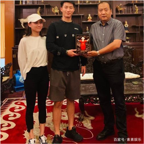 【吃瓜圍觀】竇驍帶何超蓮回西安老家好事將近？具體是怎么回事？