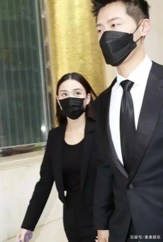 【吃瓜圍觀】竇驍帶何超蓮回西安老家好事將近？具體是怎么回事？