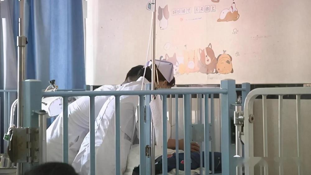 禽獸不如!男童遭親父煙頭燙傷雙手面臨截肢 為什么下此狠手?