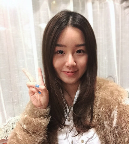 “女大十八變”知名主持孟非罕曬23歲女兒美照