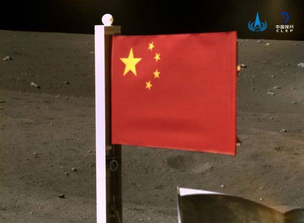NASA月球探測(cè)器拍攝到月面的嫦娥五號(hào) 照片可見輪廓