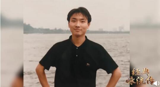 央視boys合體!康輝說和21歲最大差別是臉的寬度,年輕時照片公開
