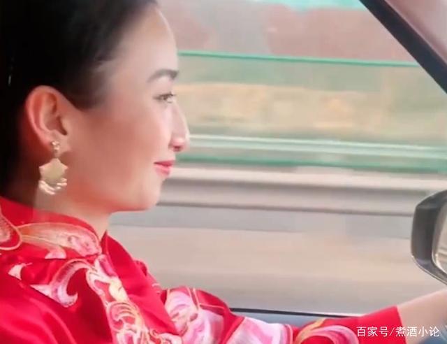 700公里接親路新娘自己開車回,這是真正的“自嫁游”！