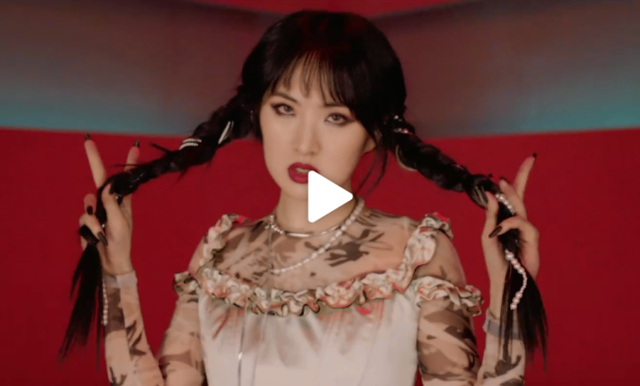 歌詞自詡公主引爭議！姚安娜單曲上線 畫風(fēng)多變讓網(wǎng)友眼花繚亂