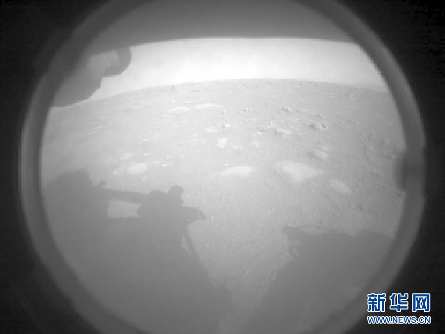 美國“毅力號”火星車成功登陸火星 將探索火星生命跡象