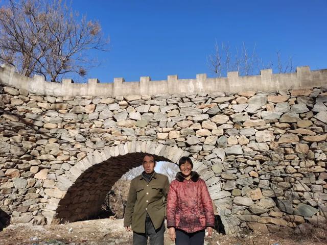 男子為妻子建了座石橋 這究竟是怎么一回事呢？