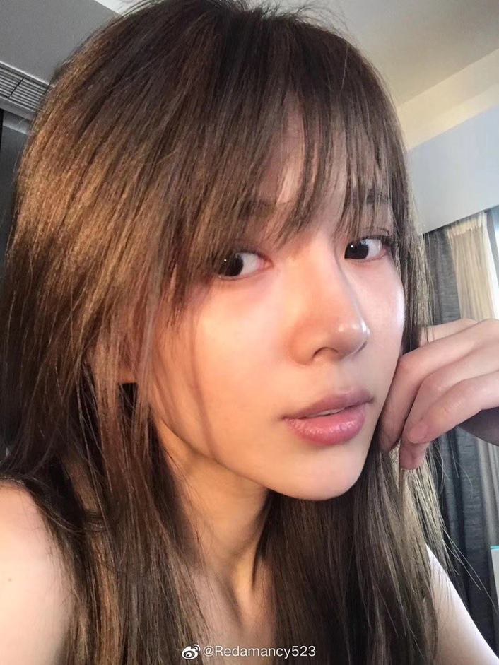 杜淳嬌妻曬六宮格自拍美照 年輕了十歲一樣，少女感滿滿