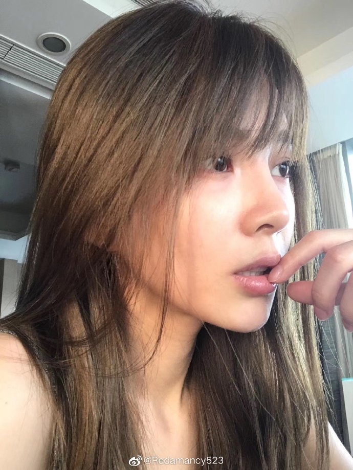 杜淳嬌妻曬六宮格自拍美照 年輕了十歲一樣，少女感滿滿