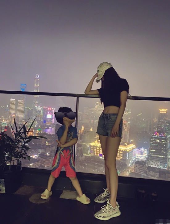 Angelababy在上海時每天送兒子上學 面對分離焦慮她自有辦法