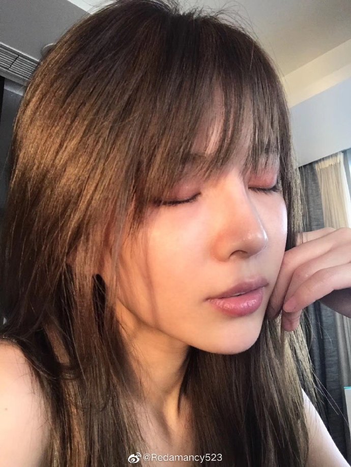 杜淳嬌妻曬六宮格自拍美照 年輕了十歲一樣，少女感滿滿