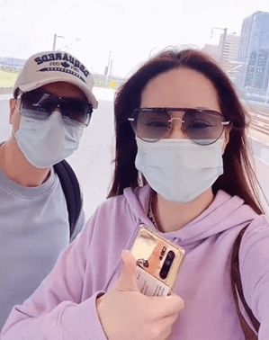 甄子丹坐高鐵感慨：我們國家的高鐵是世界最好的