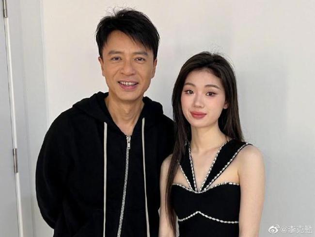 李克勤發文告別《聲生不息》 曬多張合照感謝節目組