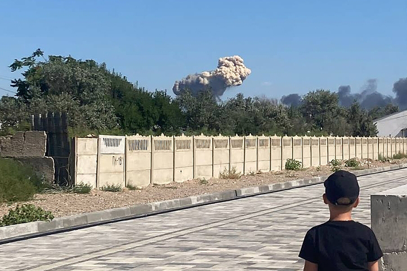 當地時間2022年8月9日，克里米亞地區的薩基空軍基地發生爆炸。視覺中國 圖