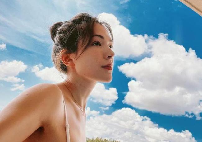 許瑋甯樓頂曬三連拍故意遮擋身材 被疑已懷孕