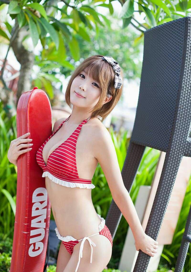 韓國美女紅色比基尼寫真俏皮迷人