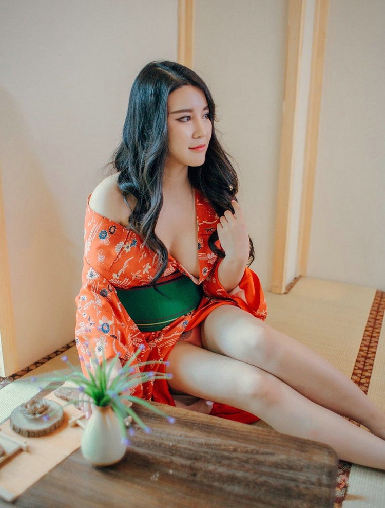 開胸和服御姐sukki性感巨乳迷人寫真