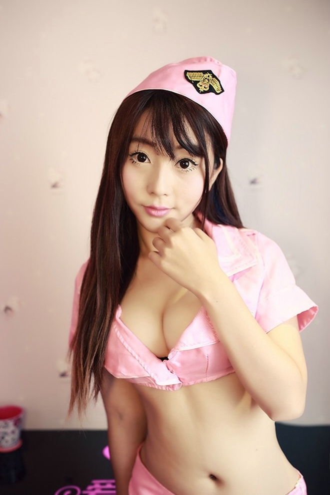 嬌艷性感南開大學美女校花艾麗可愛護士裝誘惑私房寫真