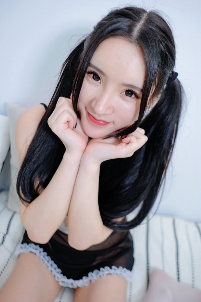 性感火辣嬌艷極品嫩模周于希制服誘惑銷魂私房寫真