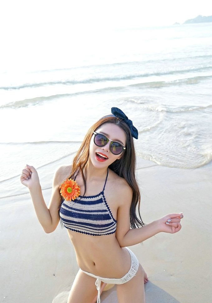 徐妍馨Mandyt性感比基尼濕身誘惑氣質美腿美胸翹臀白嫩肌膚火辣寫真
