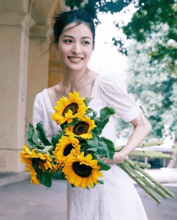 鐘楚曦黑澤疑似戀情曝光 曾被拍連續三天同框約會