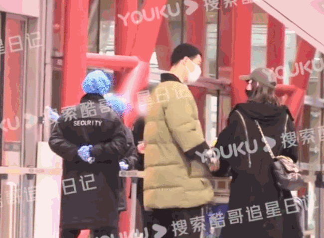 這破圈的緣分！馬頔背后摟抱李純 疑似戀情曝光