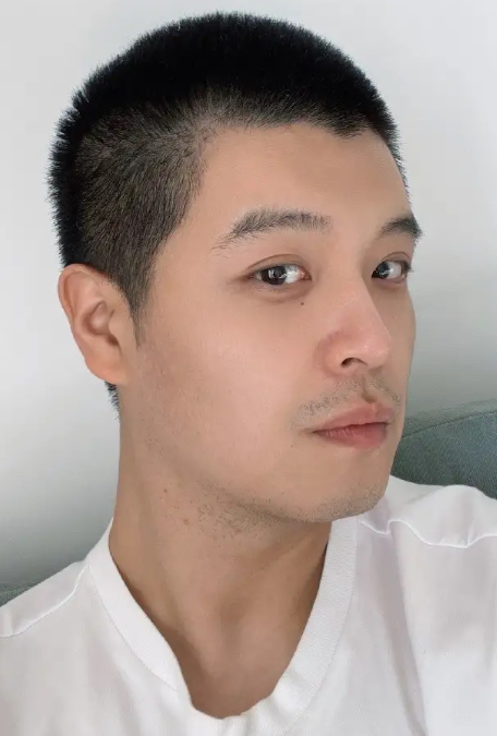 這破圈的緣分！馬頔背后摟抱李純 疑似戀情曝光