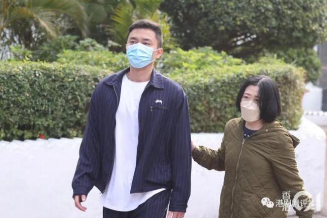 TVB男演員楊明刑滿出獄 拍視頻兩次鞠躬道歉