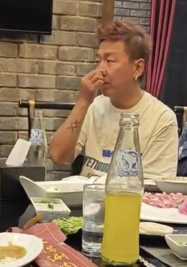 陳羽凡發福飯局戒煙酒只喝5元汽水 撞臉狂飆李宏偉