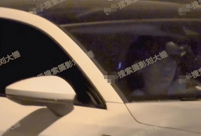 何九華被曝出軌素人 男方約會(huì)3小時(shí)后返回王鷗豪宅