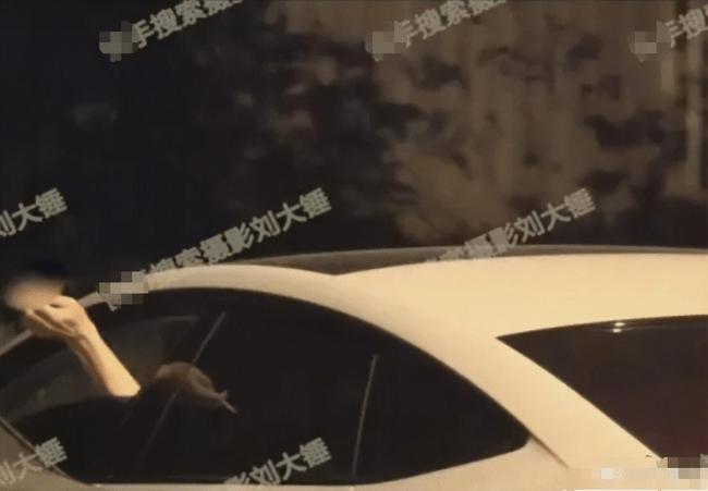 何九華被曝出軌素人 男方約會(huì)3小時(shí)后返回王鷗豪宅
