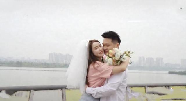 網紅張大奕官宣結婚