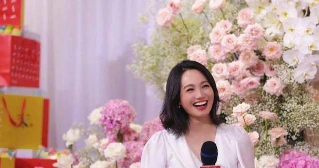 朱丹曬全家福一兒一女陪伴左右 與周一圍秀恩愛
