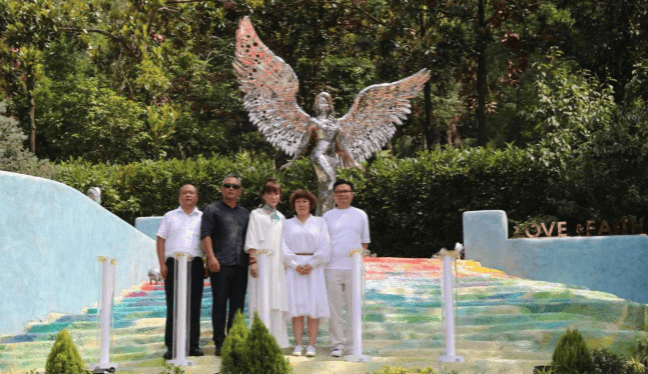 李玟雕像落成烈士陵園被質(zhì)疑 當(dāng)事紀(jì)念園回應(yīng)