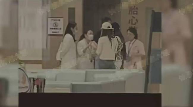 黃曉明刪除與葉珂官宣戀情微博！引發二人分手猜測