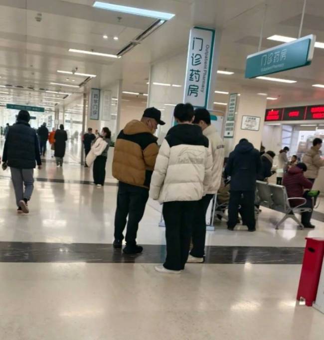 岳云鵬醫(yī)院看病被偶遇 此前曾透露自己腦供血不足