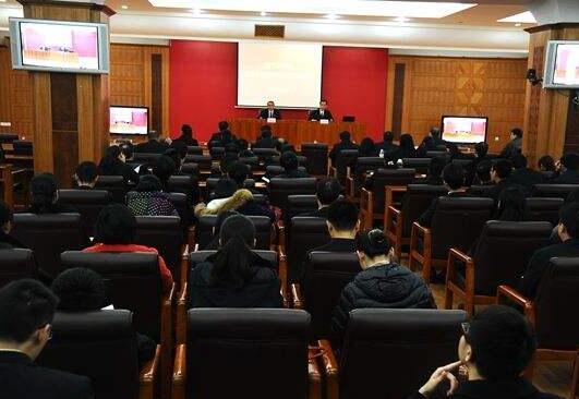 刺傷何君堯者否認控罪 案件將交付高等法院審訊